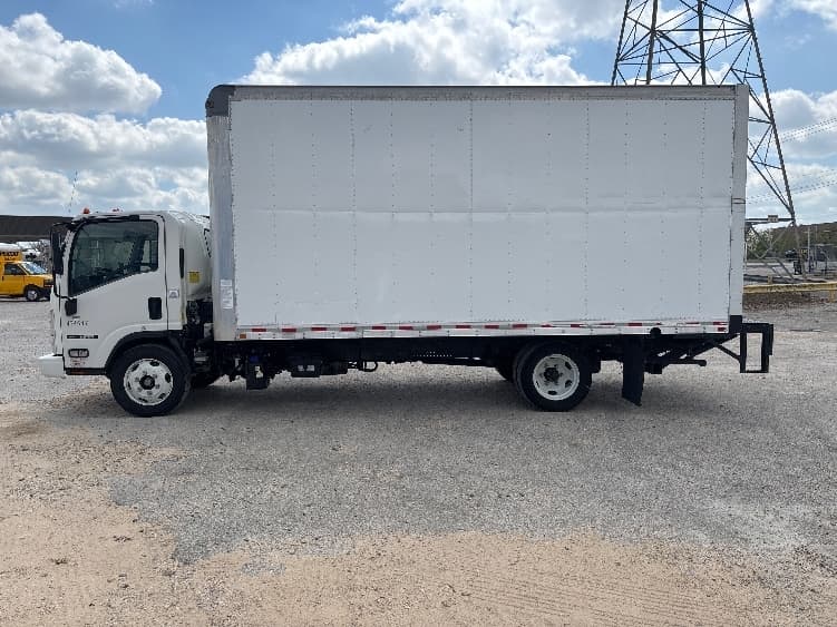 2022 Isuzu NRR — photo 4