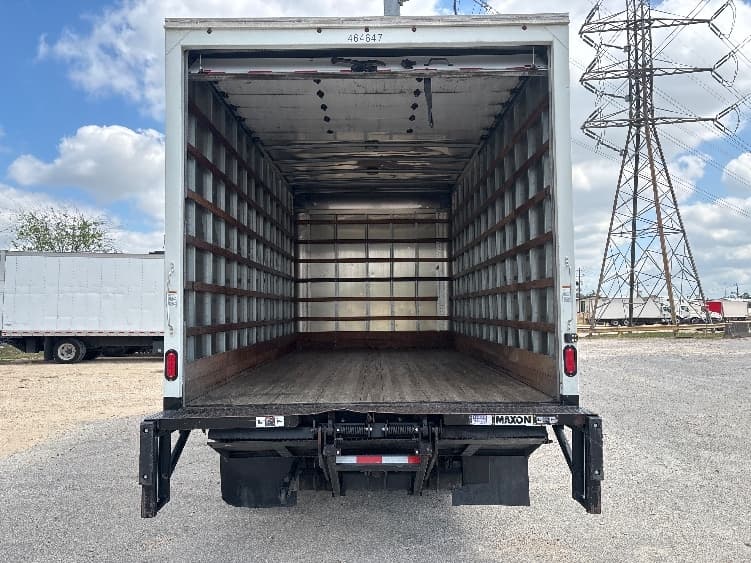 2022 Isuzu NRR — photo 8