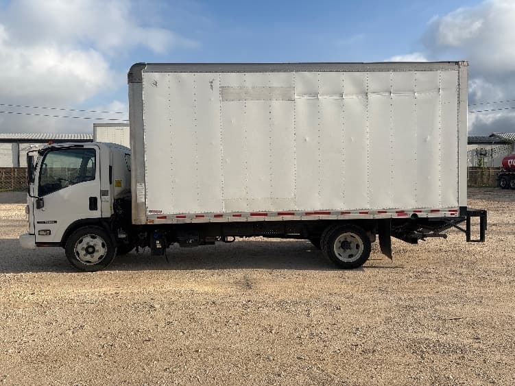 2022 Isuzu NRR — photo 4