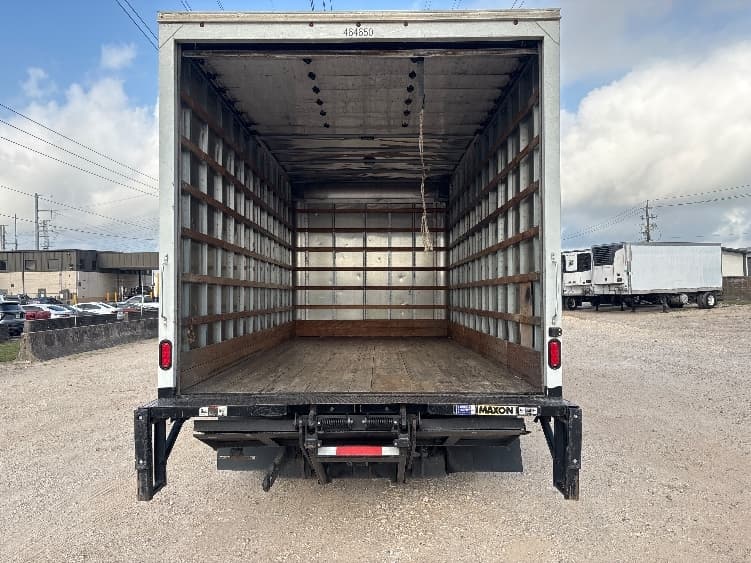 2022 Isuzu NRR — photo 8