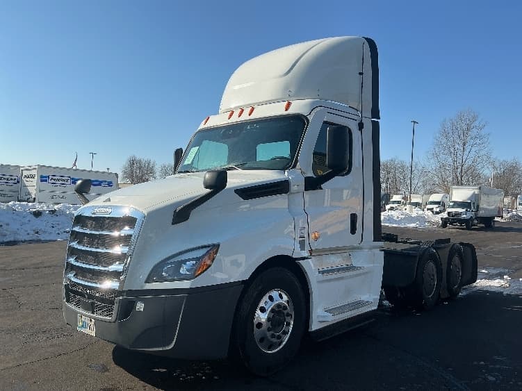 2022 Freightliner Cascadia — photo 3