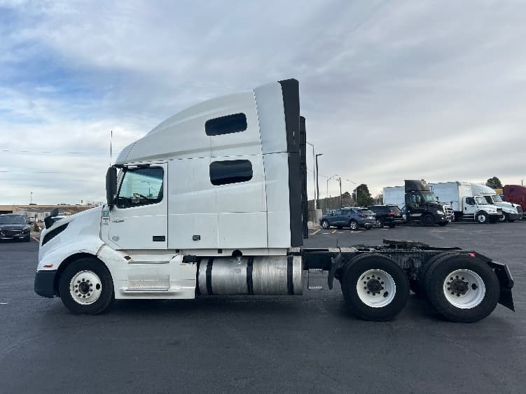 2023 Volvo VNL 760 — photo 4