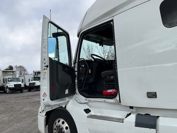 2023 Volvo VNL 760 — photo 9