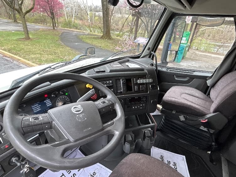 2023 Volvo VNL 760 — photo 10