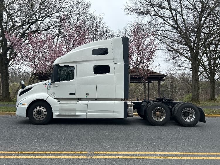 2023 Volvo VNL 760 — photo 4