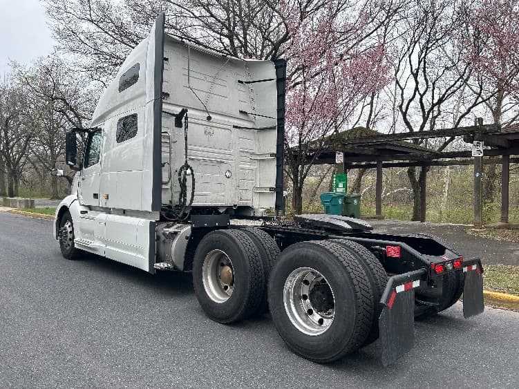 2023 Volvo VNL 760 — photo 5