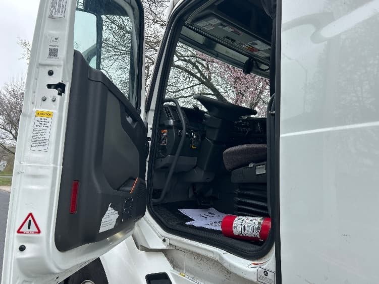 2023 Volvo VNL 760 — photo 9