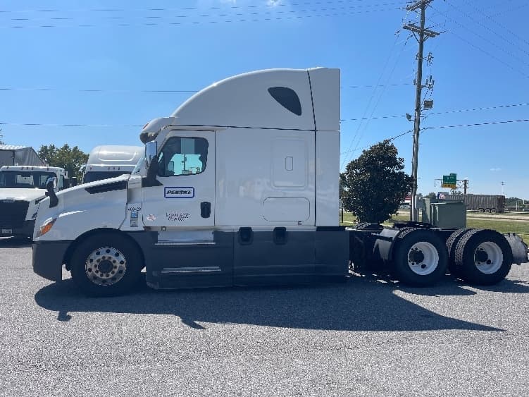 2022 Freightliner Cascadia — photo 4
