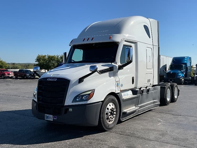 2022 Freightliner Cascadia — photo 3