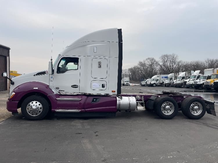 2020 Kenworth T680 — photo 4