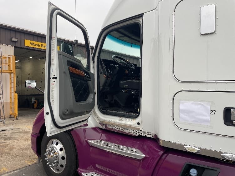 2020 Kenworth T680 — photo 9