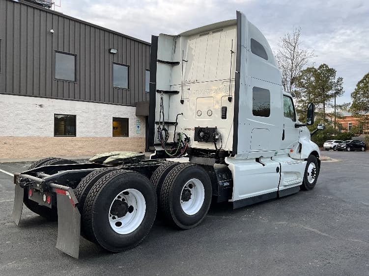 2023 International LT — photo 7