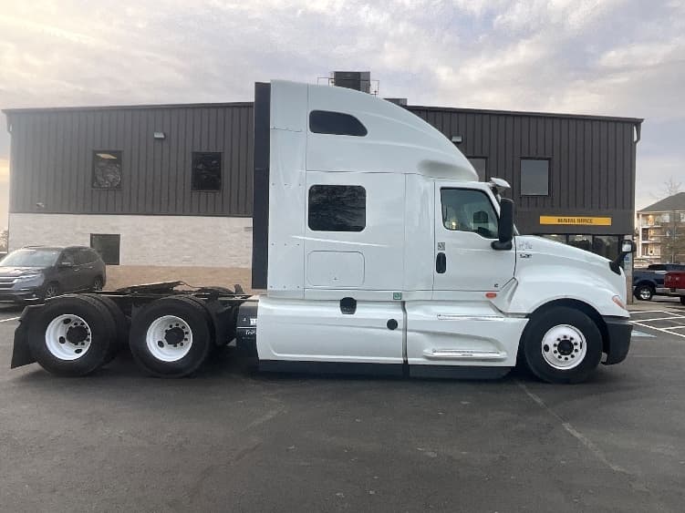 2023 International LT — photo 8