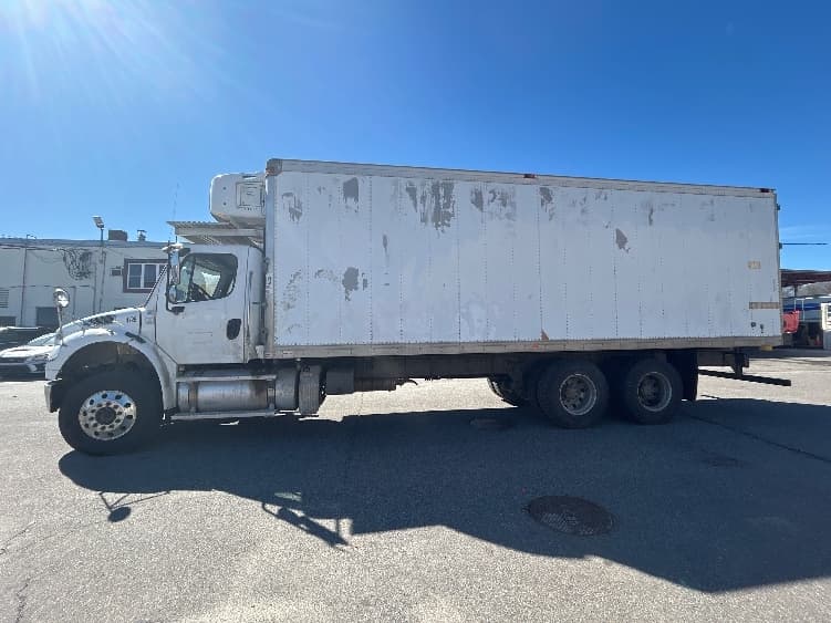 2020 Freightliner M2 106 — photo 4