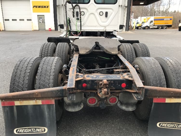 2020 Freightliner Cascadia — photo 6