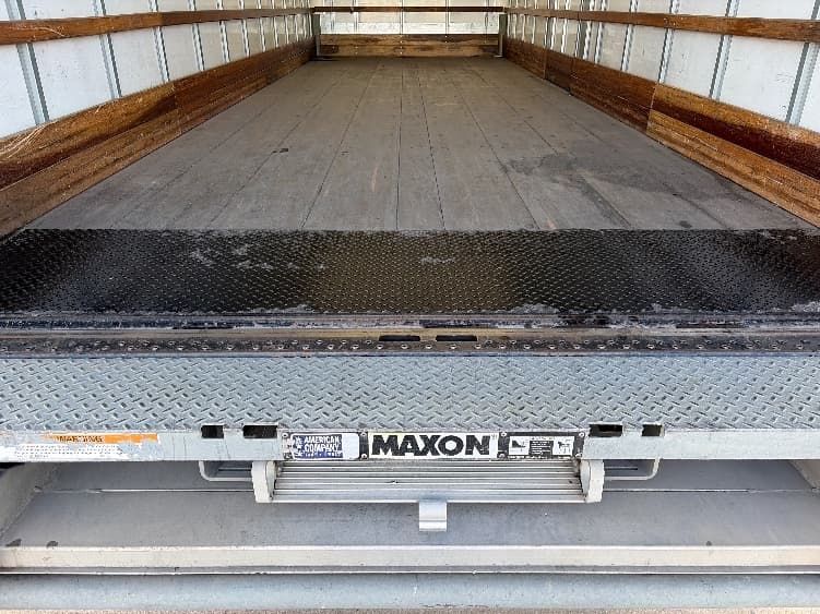 2022 Freightliner M2 106 — photo 10