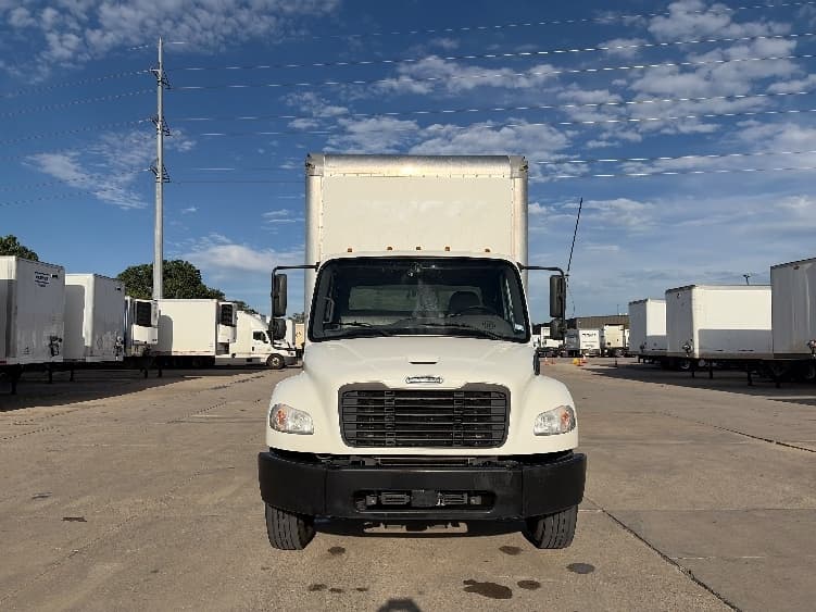 2022 Freightliner M2 106 — photo 2