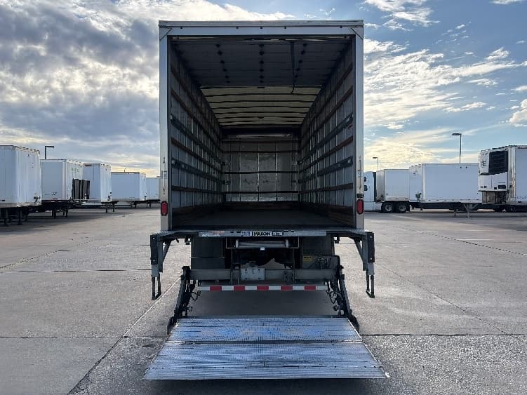 2022 Freightliner M2 106 — photo 9