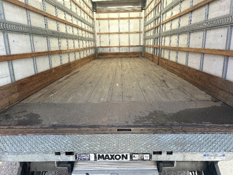 2022 Freightliner M2 106 — photo 10