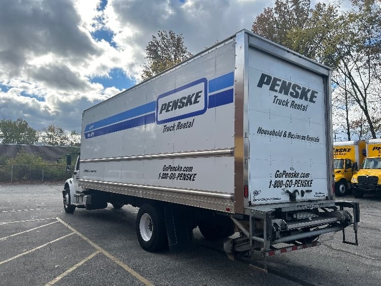 2022 Freightliner M2 106 — photo 6