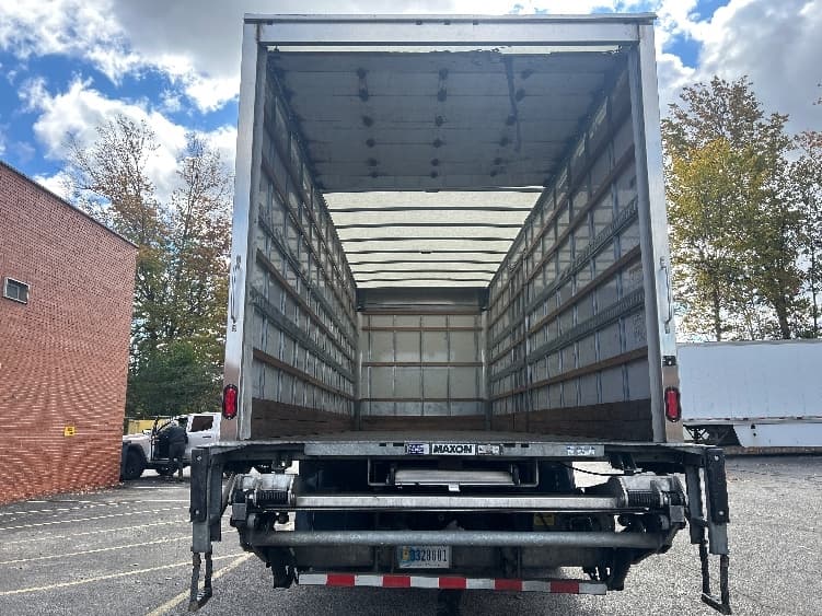 2022 Freightliner M2 106 — photo 8