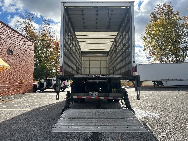 2022 Freightliner M2 106 — photo 9