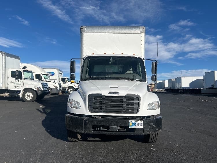 2022 Freightliner M2 106 — photo 2
