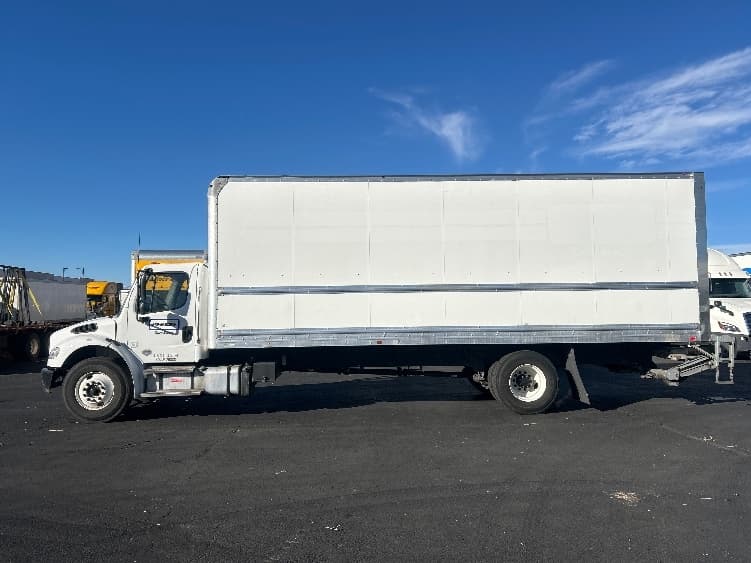 2022 Freightliner M2 106 — photo 4