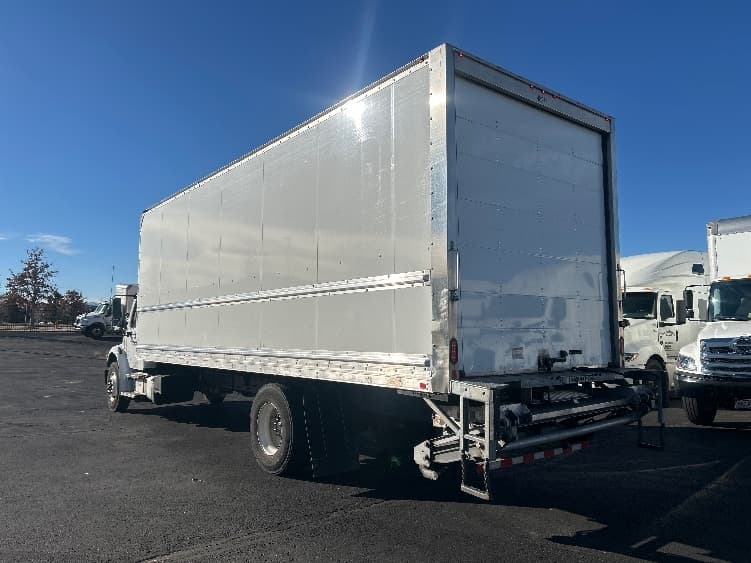 2022 Freightliner M2 106 — photo 6