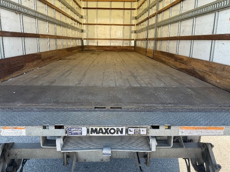 2022 Freightliner M2 106 — photo 10