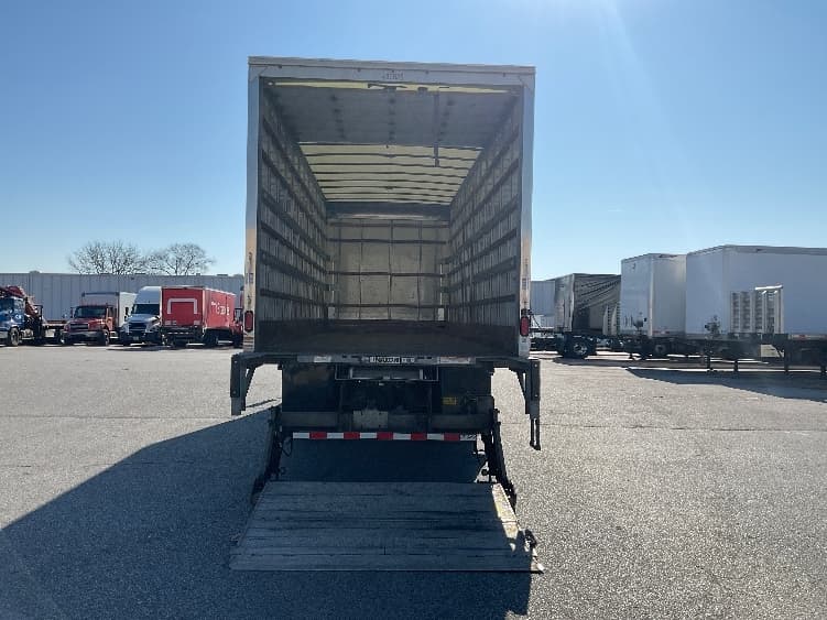 2022 Freightliner M2 106 — photo 9