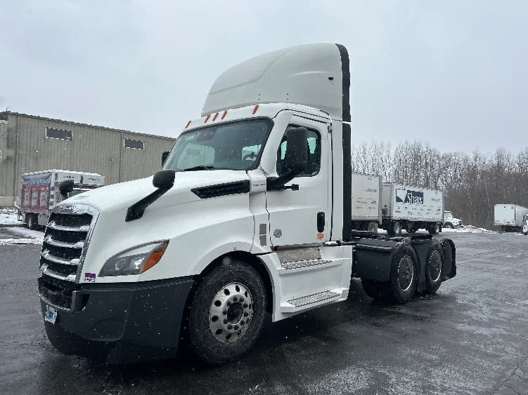 2022 Freightliner Cascadia — photo 3