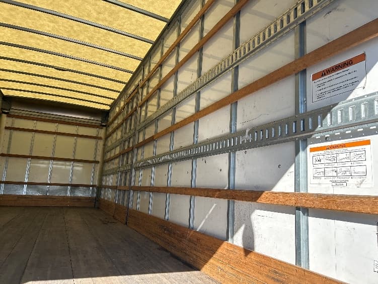 2023 Freightliner M2 106 — photo 9