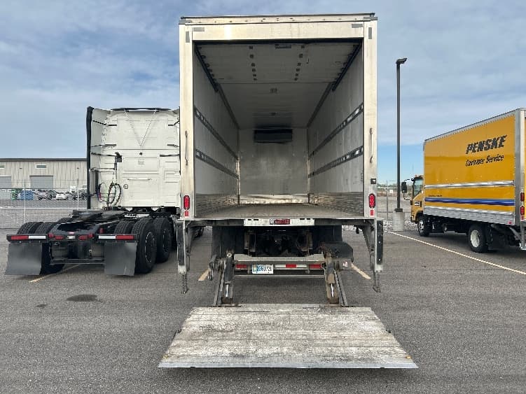 2023 Freightliner M2 106 — photo 9