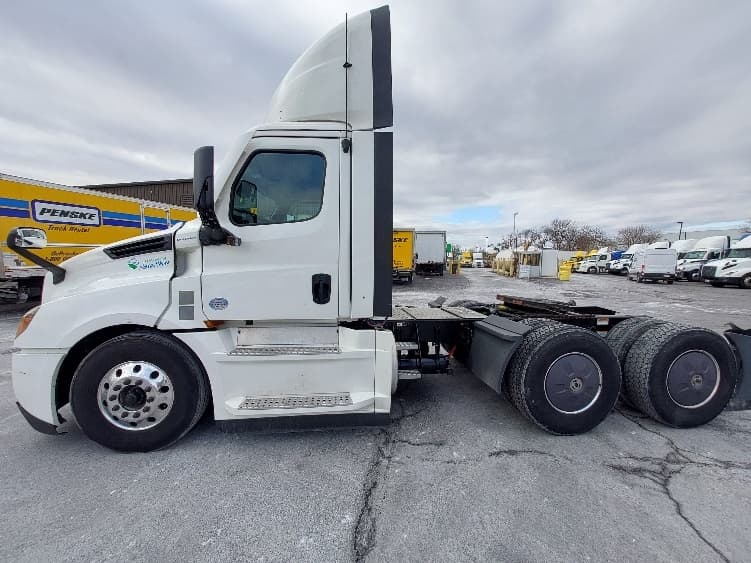 2022 Freightliner Cascadia — photo 4