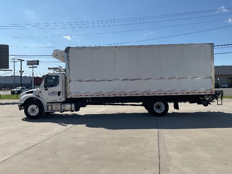 2023 Freightliner M2 106 — photo 4