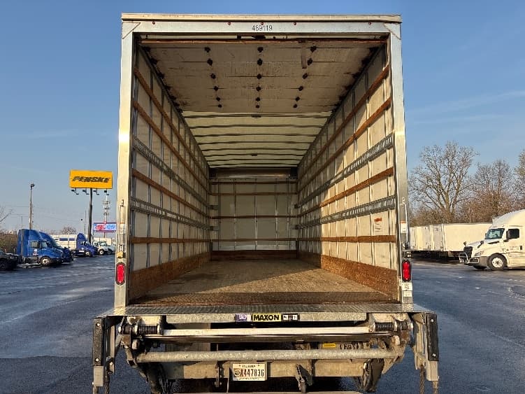 2022 Freightliner M2 106 — photo 8