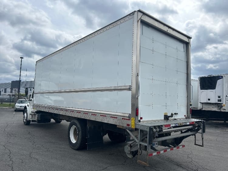 2022 Freightliner M2 106 — photo 6