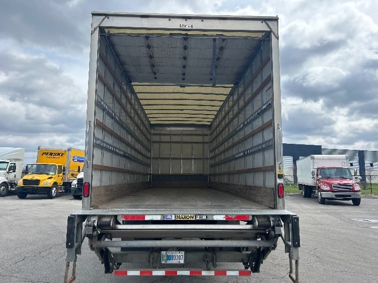 2022 Freightliner M2 106 — photo 8