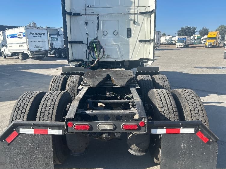 2023 International LT — photo 6