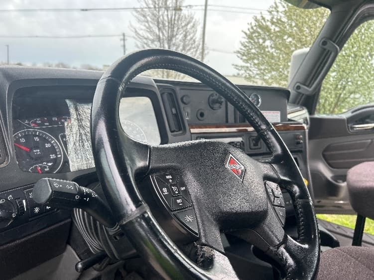 2020 International LT — photo 10