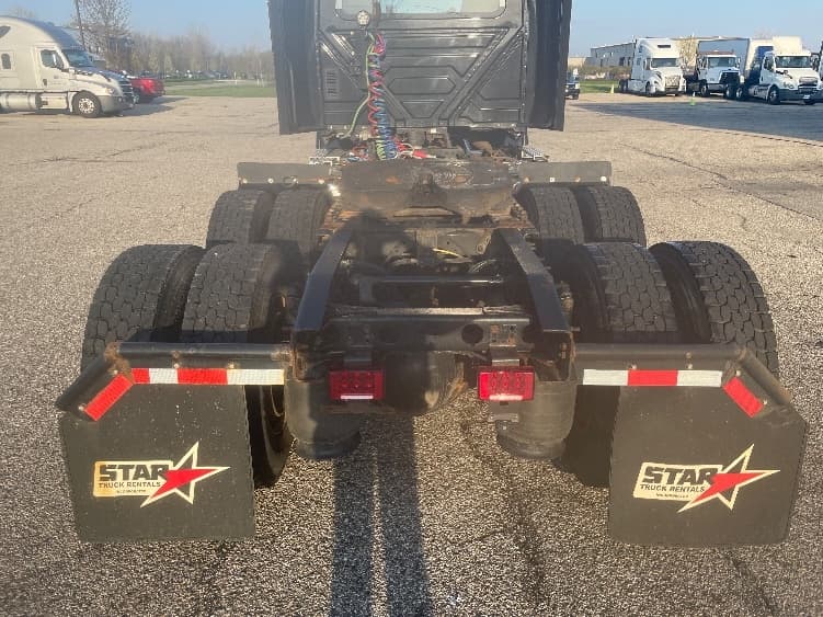 2020 International LT — photo 6