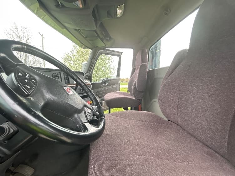 2020 International LT — photo 9