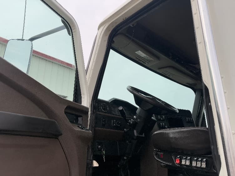 2021 International HX — photo 9