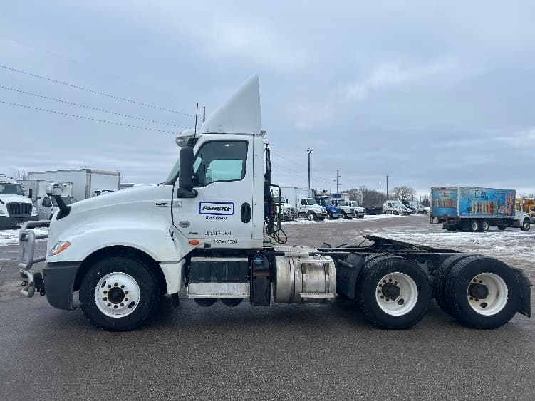 2023 International LT — photo 4