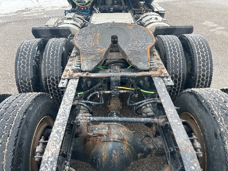 2023 International LT — photo 6