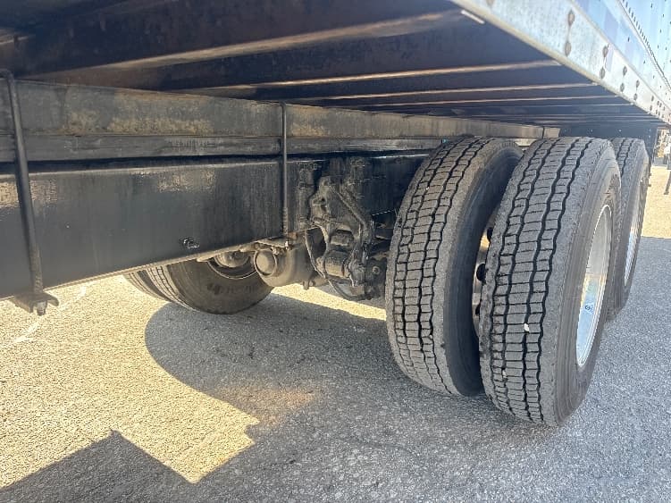 2025 Volvo VNR 640 — photo 5