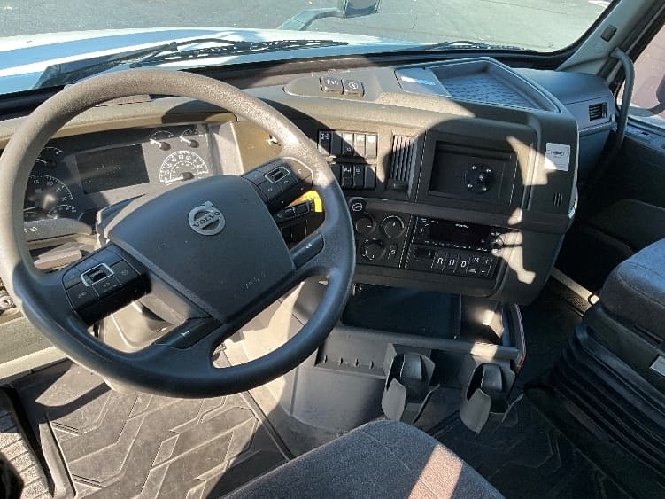 2023 Volvo VNL 760 — photo 10