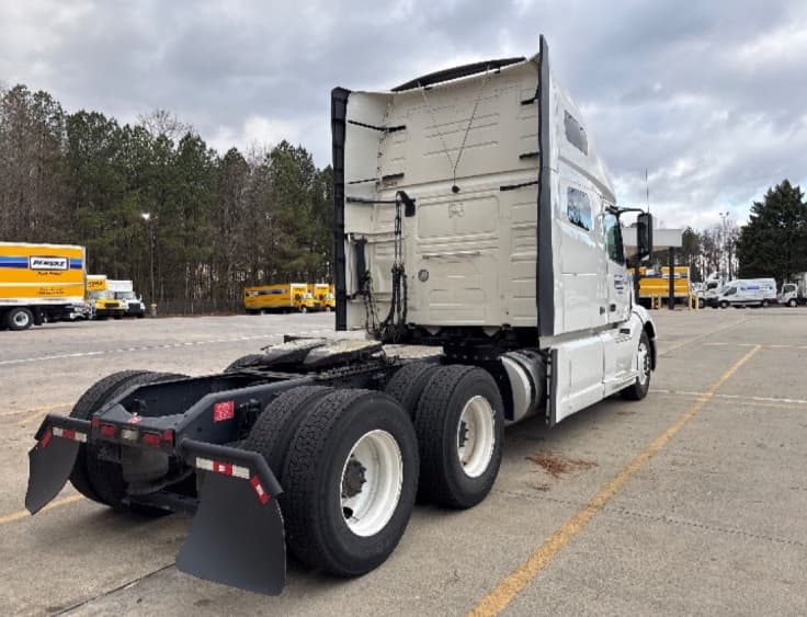 2023 Volvo VNL 760 — photo 7