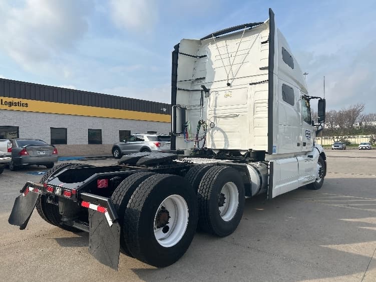 2023 Volvo VNL 760 — photo 7